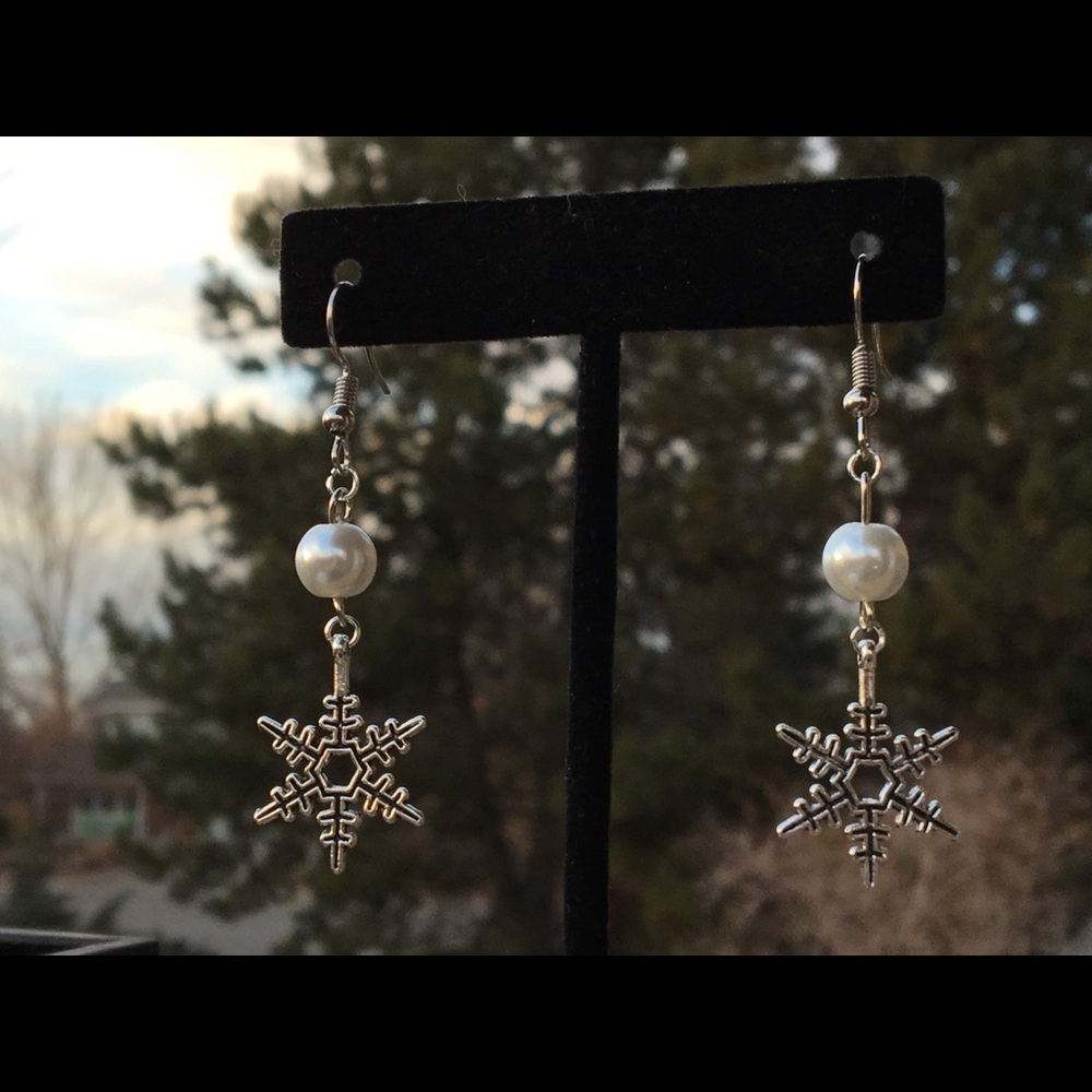White Glass Pearl Snowflake Earrings - Picture 6 of 8